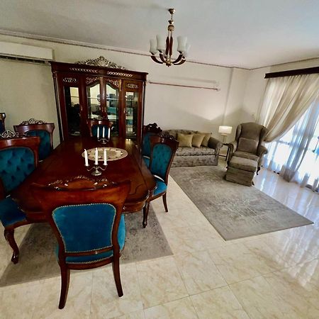Luxurious 3 Bedroom Rustic Apartment Overlooking Huge Garden - For Families And Couples Cairo Exterior foto