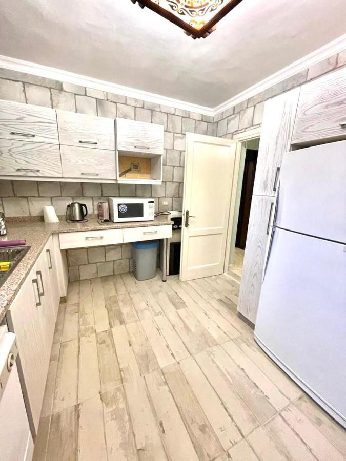 Luxurious 3 Bedroom Rustic Apartment Overlooking Huge Garden - For Families And Couples Cairo Exterior foto