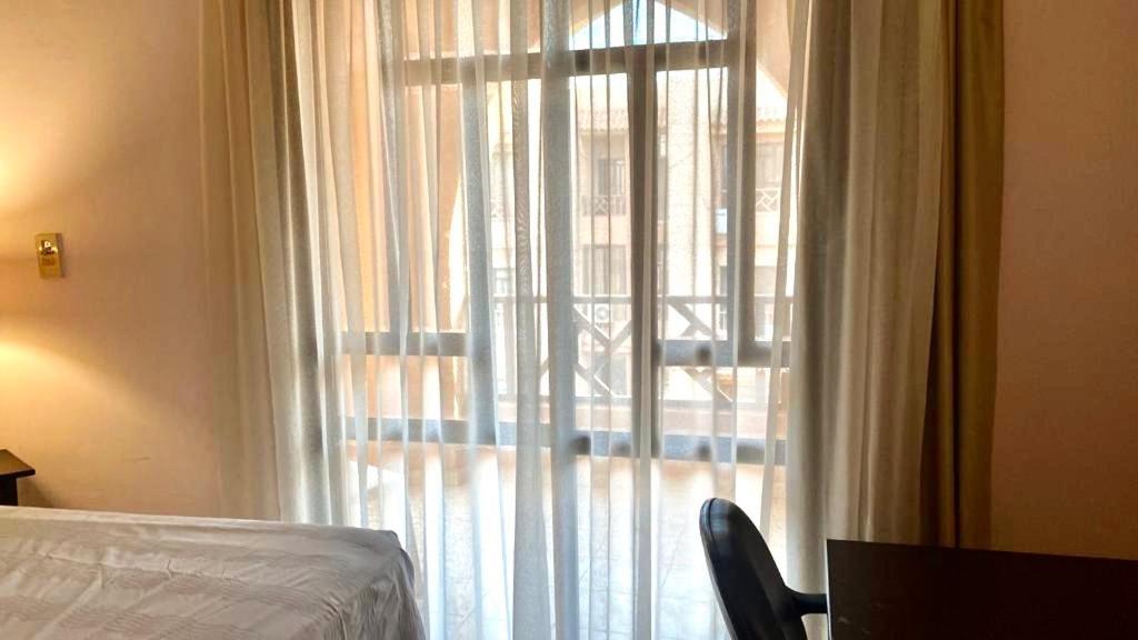 Luxurious 3 Bedroom Rustic Apartment Overlooking Huge Garden - For Families And Couples Cairo Exterior foto