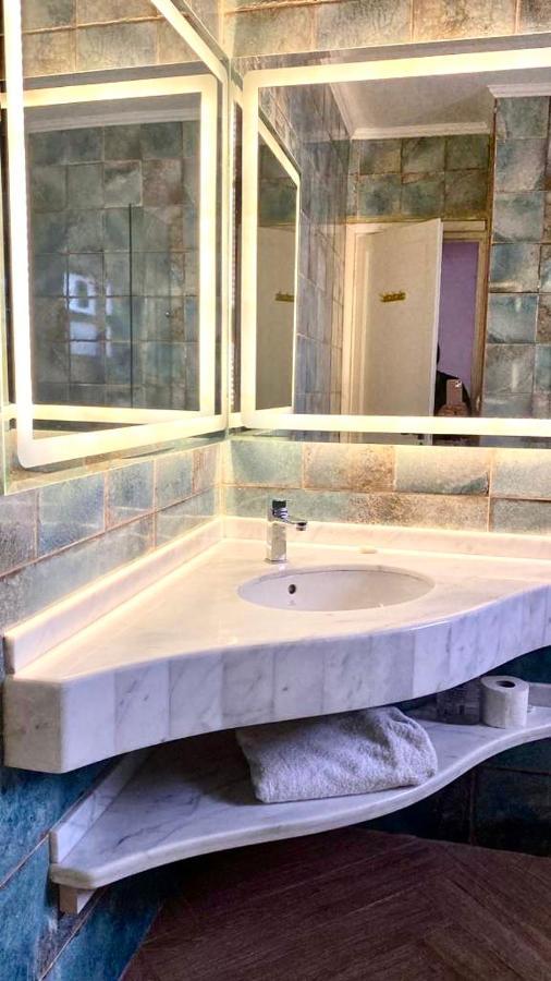 Luxurious 3 Bedroom Rustic Apartment Overlooking Huge Garden - For Families And Couples Cairo Exterior foto